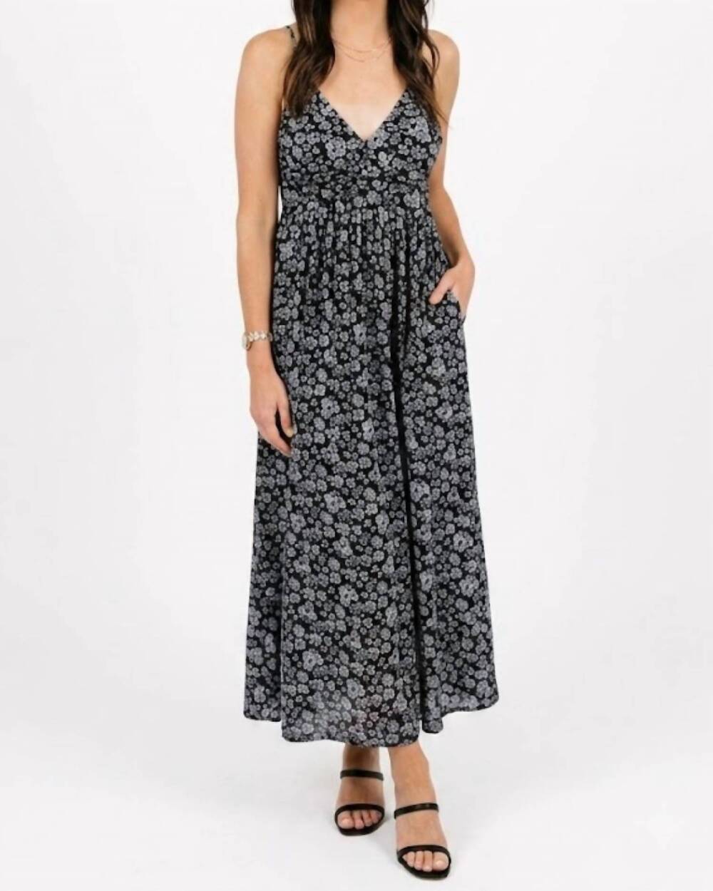 NEW MYSTREE cross my heart dress in black